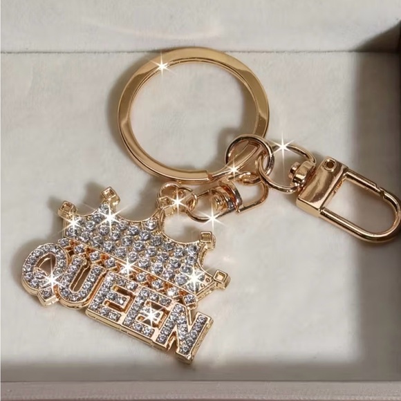 Queen Keychain Sparkling Crystal Bag/Key Charm - Picture 3 of 5